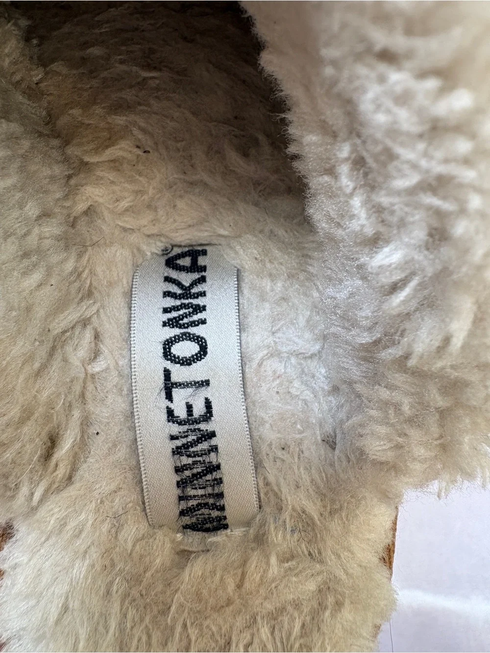 Minnetonka 8M -Shearling Lined Slip-On Slippers - Tan